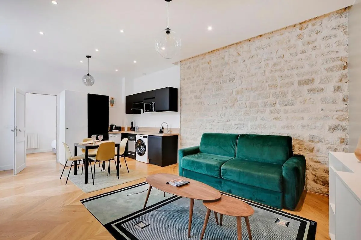 Appartement Central-Coeur De Paris contacts
